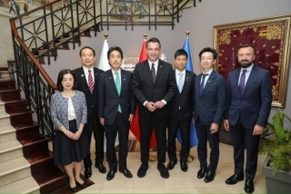 Group Photo with Mayor