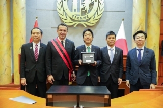 Group Photo with Mayor 2